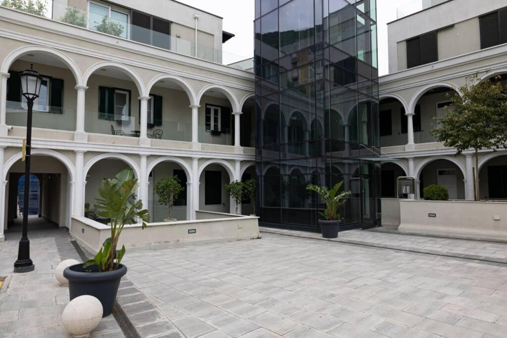 Charming Colonial Flat In Historic Building Appartement Gibraltar Buitenkant foto